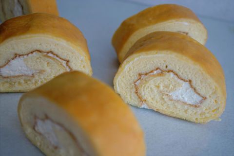 シュー＆スフレチーズロールカット